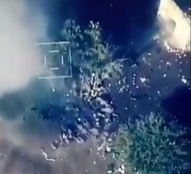 阿塞拜疆无人机空袭亚美尼亚士兵 不少士兵当场被炸飞